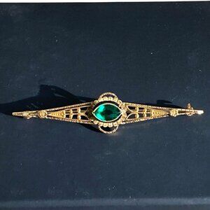 Exquisite vintage 10K gold filigree brooch